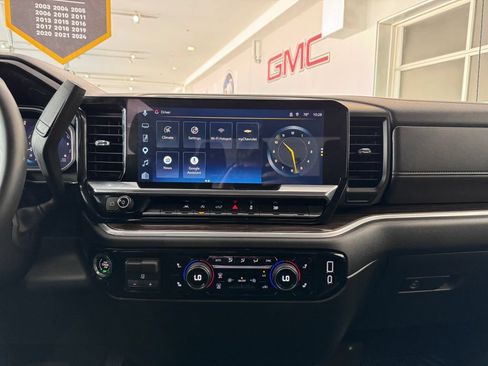 Certified 2026 Chevrolet Silverado 1500 LT AWD/4WD image 19
