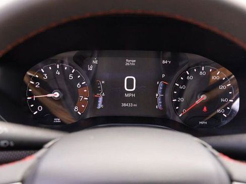 Used 2025 Jeep Compass Trailhawk AWD/4WD image 13
