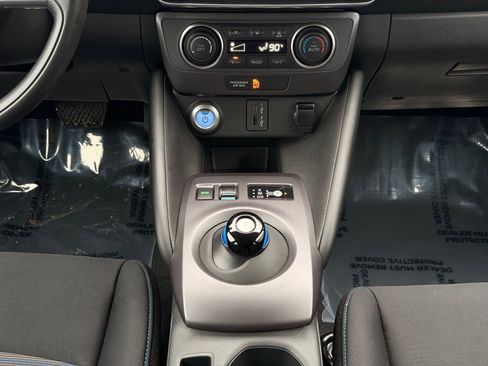 Used 2023 Nissan Leaf S image 26