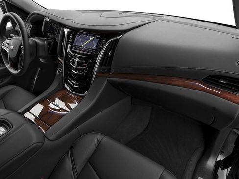 Used 2016 Cadillac Escalade Premium AWD/4WD image 18