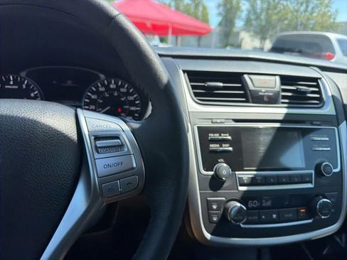 Used 2016 Nissan Altima 2.5 SL FWD image 16