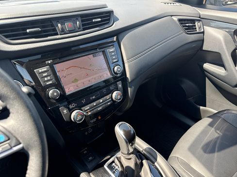 Used 2019 Nissan Rogue SL AWD/4WD image 21