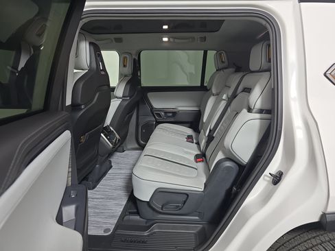 Used 2023 Rivian R1S Adventure AWD/4WD image 21