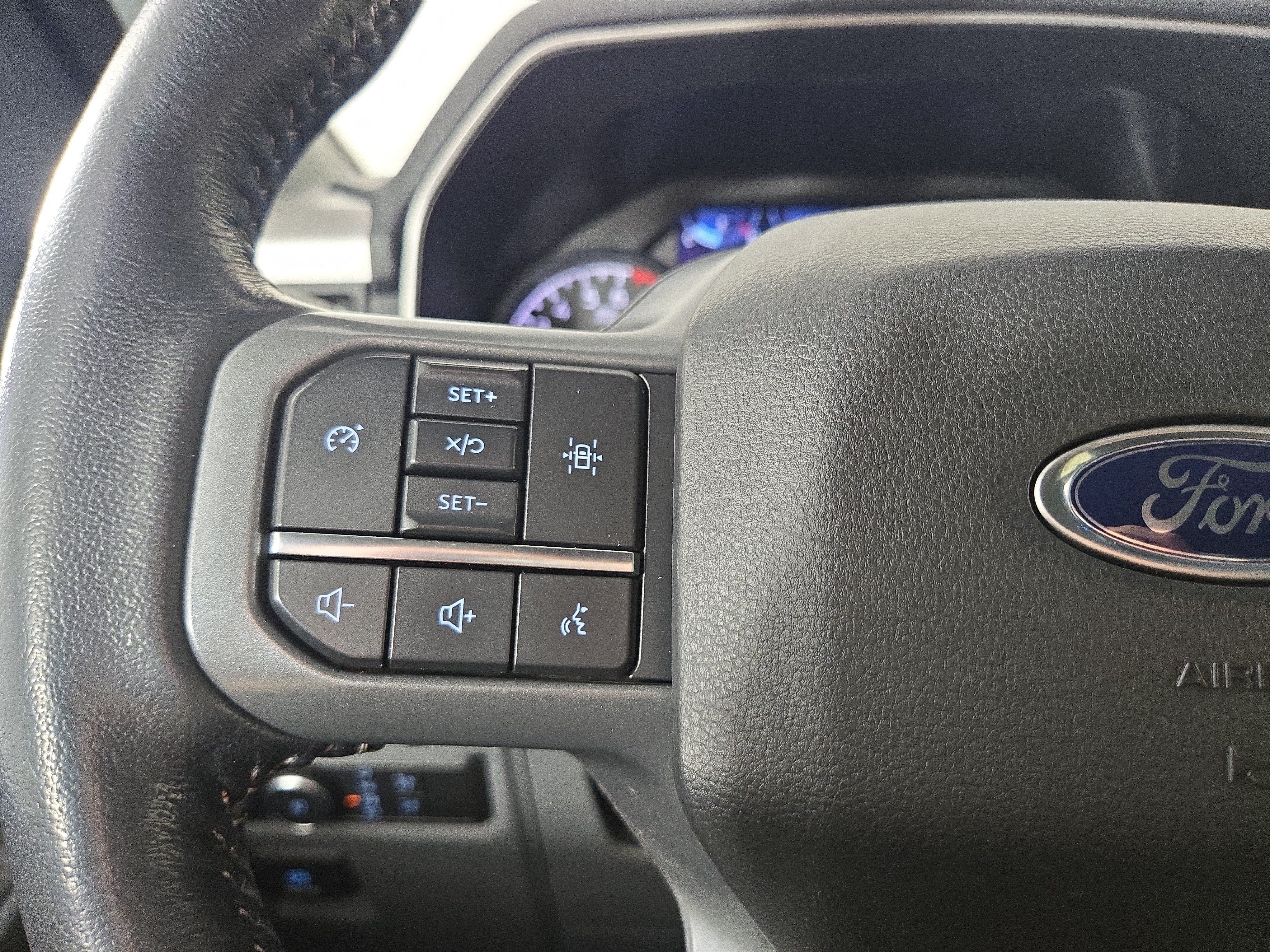 Used 2022 Ford F150 XLT w/ Equipment Group 302A High AWD/4WD image 14