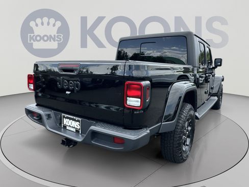 Used 2023 Jeep Gladiator Overland AWD/4WD image 16