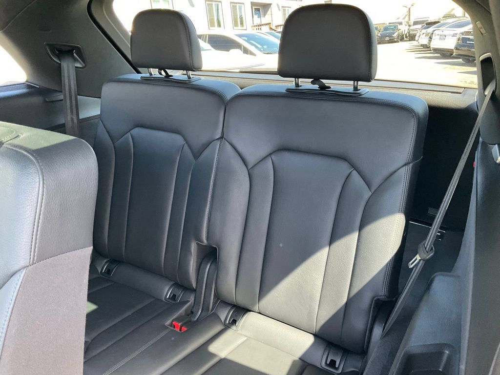 Used 2019 Audi Q7 3.0T Prestige w/ Prestige Package AWD/4WD image 9