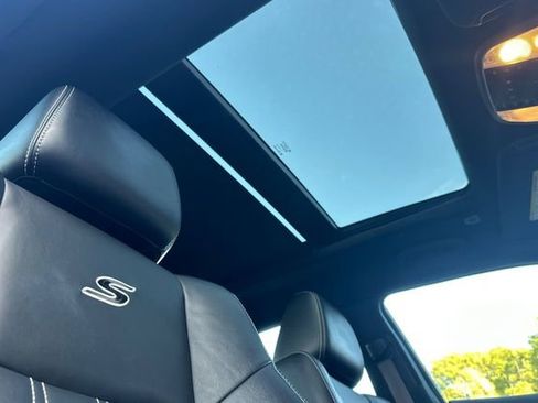 Used 2023 Chrysler 300 S image 17