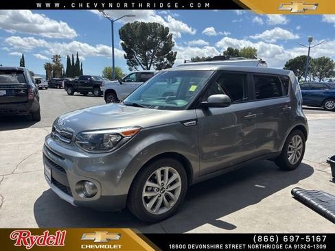 Used 2019 Kia Soul + image 1
