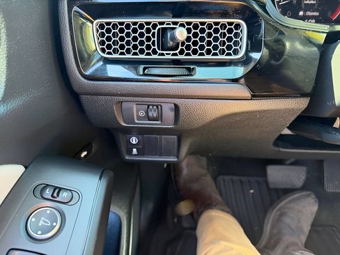 Used 2022 Honda Civic EX image 16
