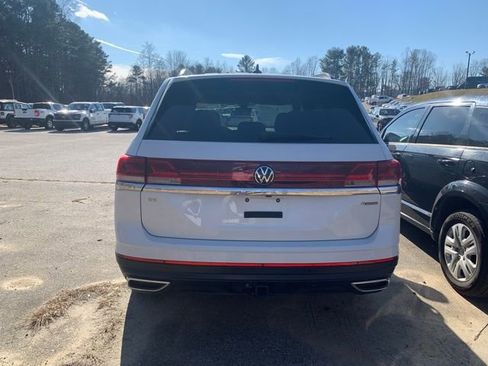 Used 2024 Volkswagen Atlas SE image 23