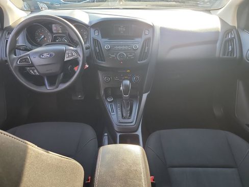 Used 2017 Ford Focus SE image 12