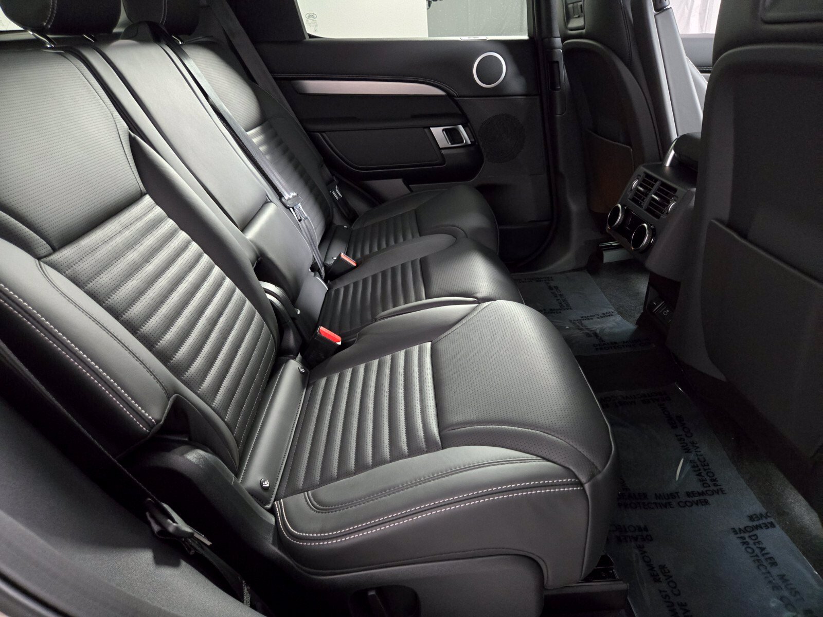 New 2026 Land Rover Discovery Dynamic SE AWD/4WD image 18