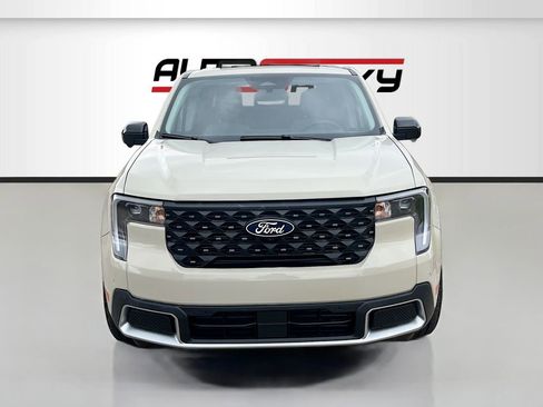 Used 2025 Ford Maverick Lariat AWD/4WD image 2