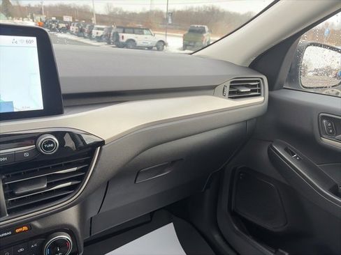 Used 2022 Ford Escape SE w/ SE Sport Appearance Package image 20