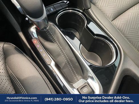 Used 2022 Buick Encore GX Essence w/ Experience Buick Package FWD image 19
