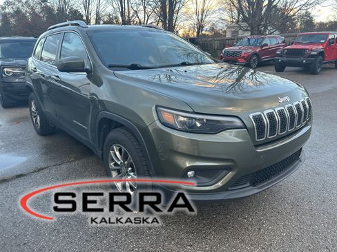 Used 2019 Jeep Cherokee Latitude Plus w/ Cold Weather Group image 1