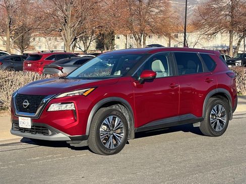 Used 2023 Nissan Rogue SV image 1