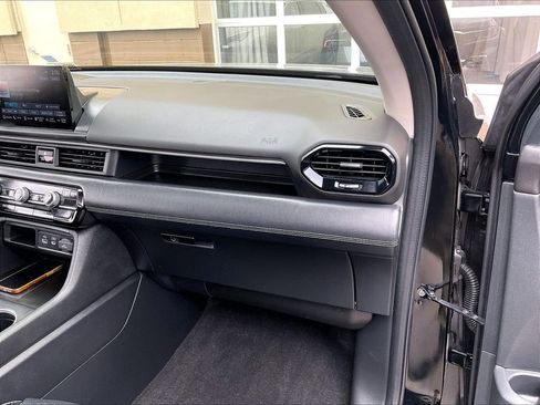 Used 2024 Honda Pilot Elite image 13
