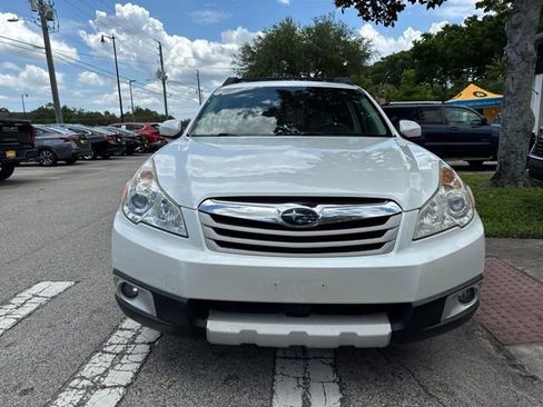 Used 2012 Subaru Outback 3.6R Limited w/ Moonroof Pkg AWD/4WD image 3