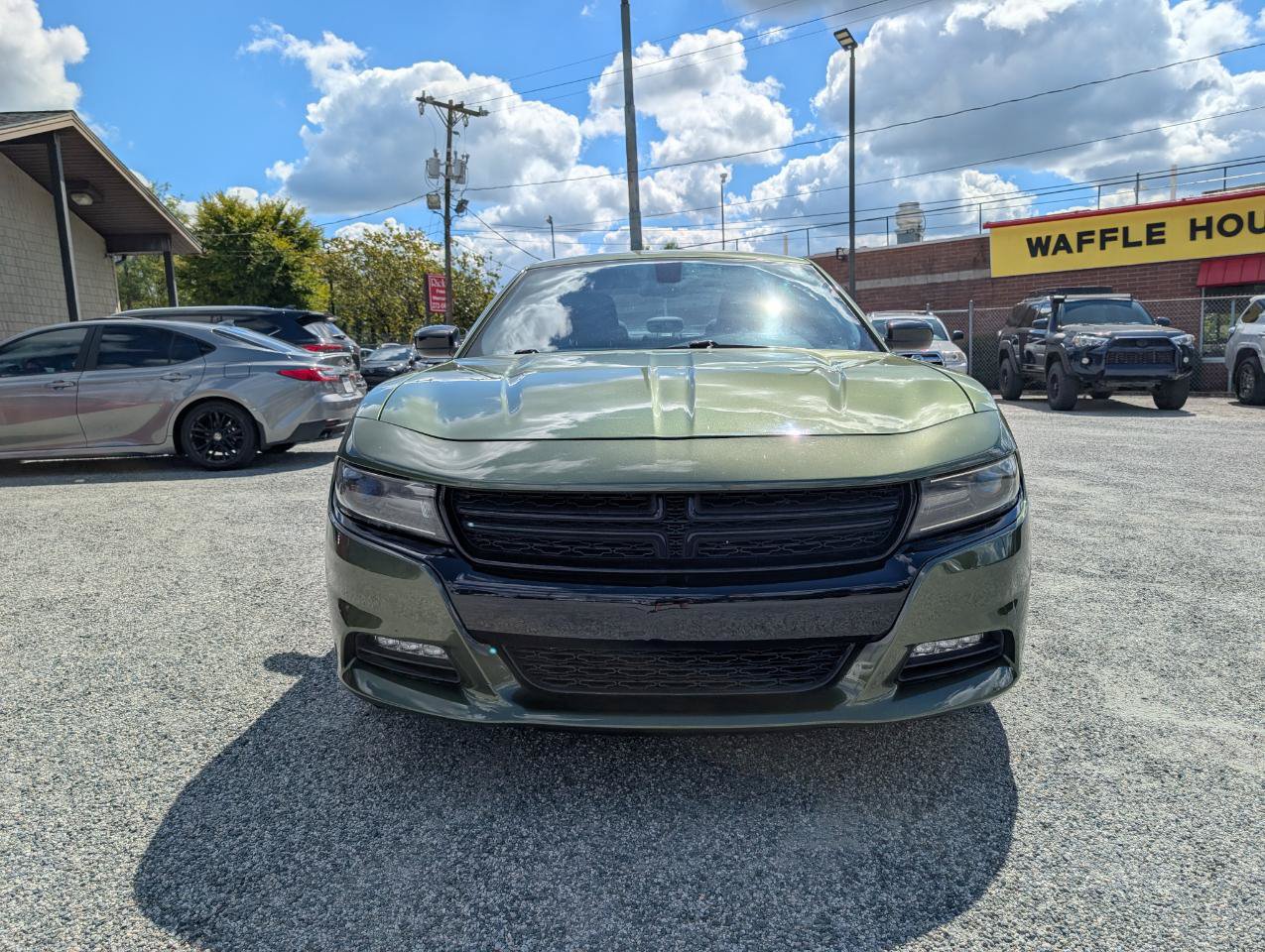 Used 2018 Dodge Charger SXT Plus w/ Blacktop Package RWD image 2
