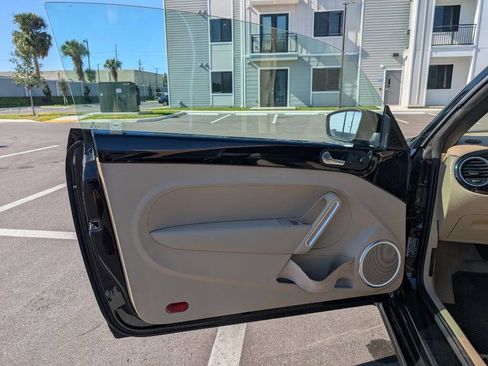 Used 2013 Volkswagen Beetle 2.5 image 29