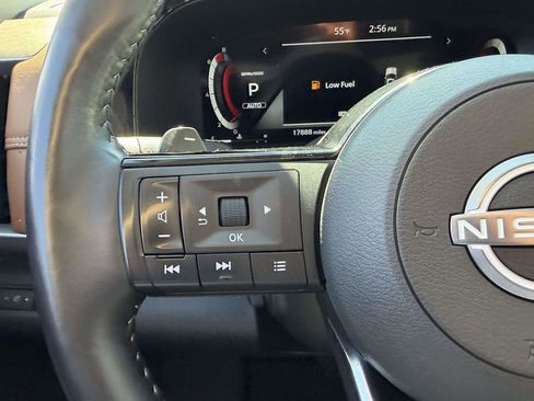 Used 2025 Nissan Pathfinder Platinum AWD/4WD image 35