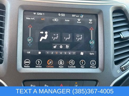 Used 2019 Jeep Cherokee Trailhawk AWD/4WD image 27
