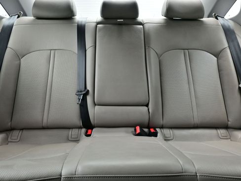 Used 2016 Hyundai Sonata Limited w/ Option Group 02 image 16