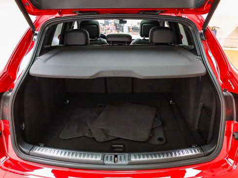 Certified 2025 Porsche Macan image 31