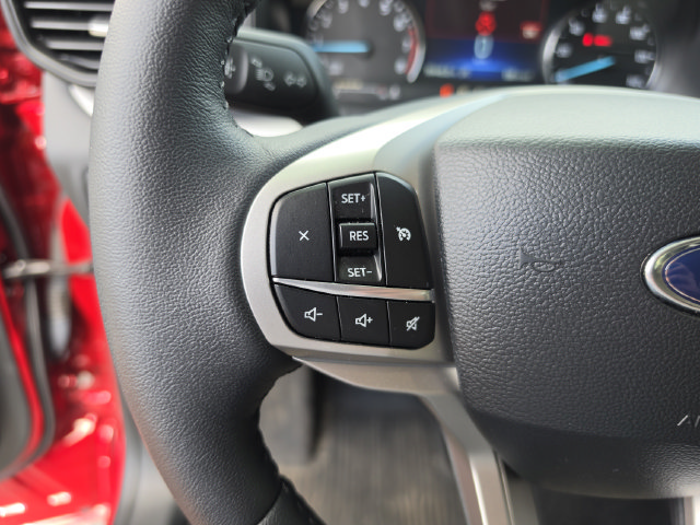 Used 2024 Ford Explorer XLT RWD image 34