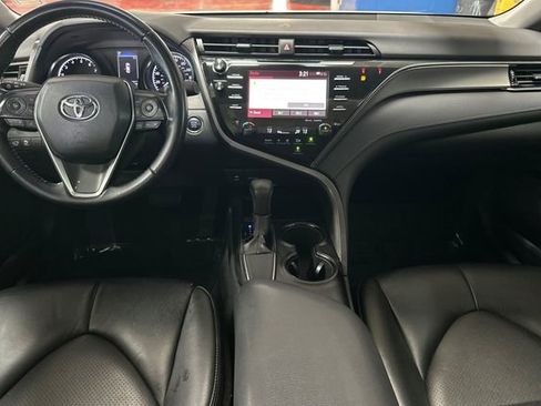 Used 2019 Toyota Camry SE w/ Audio Package FWD image 16