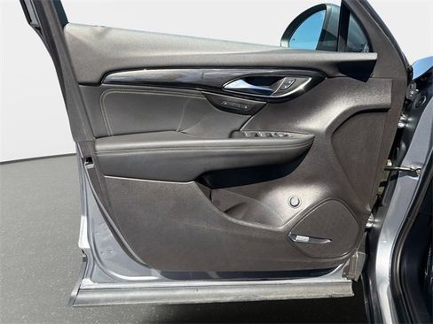 Used 2022 Buick Envision Essence w/ Technology Package I image 16