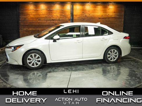 Used 2020 Toyota Corolla LE FWD image 1
