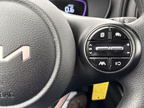 Certified 2025 Kia Soul LX w/ LX Technology Package image 19