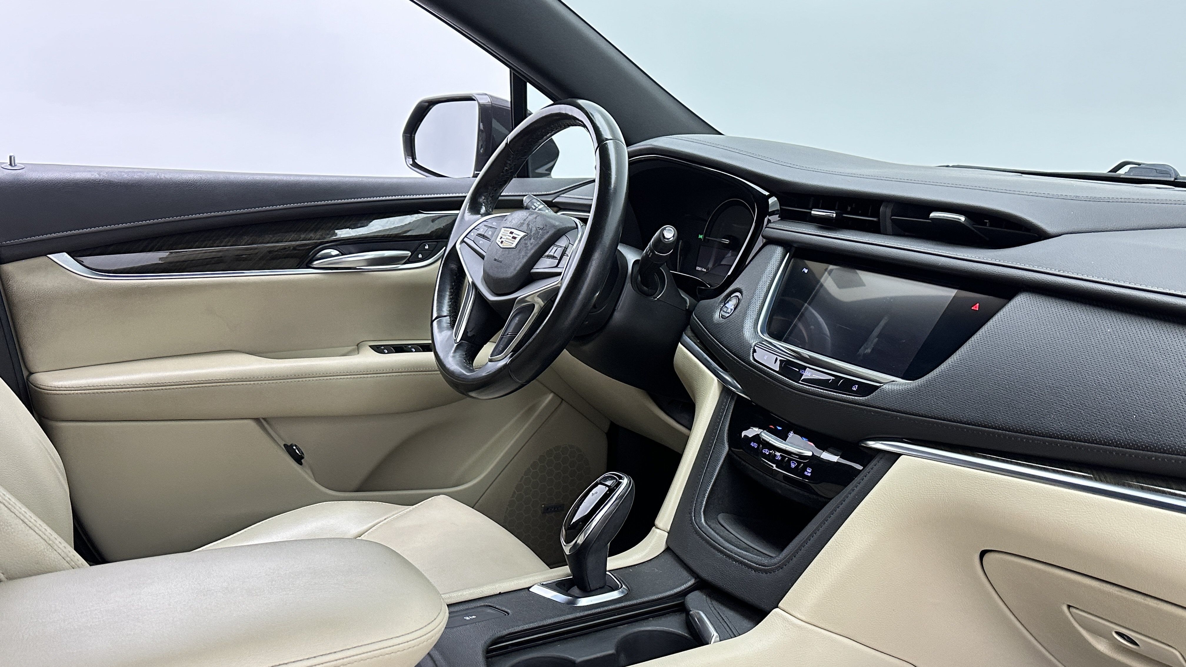 Used 2018 Cadillac XT5 FWD w/ LPO, Wheel Lock Package image 37