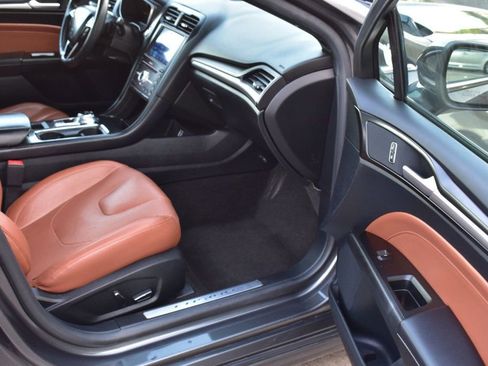 Used 2020 Ford Fusion Titanium image 19