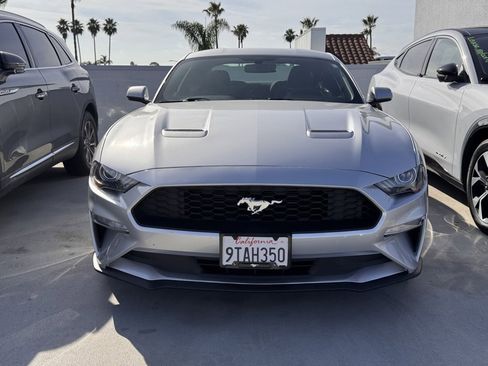 Used 2019 Ford Mustang Coupe image 2