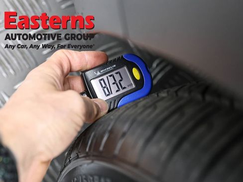 Used 2018 Chevrolet Bolt LT image 27