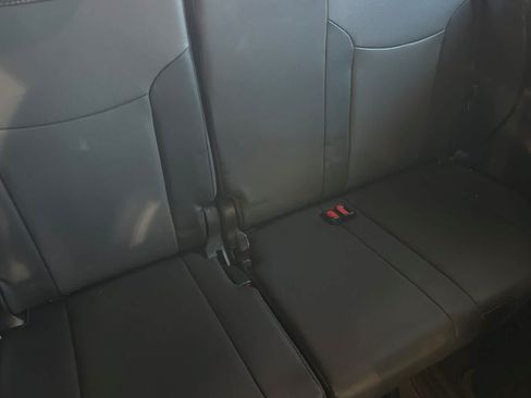 Used 2022 Toyota Sienna XLE Woodland Edition AWD/4WD image 17