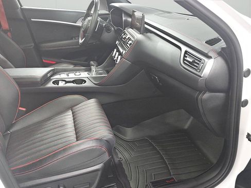 Used 2022 Genesis G70 3.3T w/ Sport Advanced Package AWD/4WD image 14