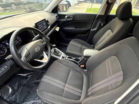 Used 2022 Hyundai Venue SEL FWD image 9