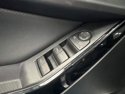 New 2026 Chevrolet Equinox LT w/ Convenience Package II FWD image 24