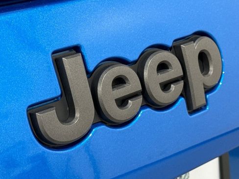 Used 2022 Jeep Cherokee Trailhawk w/ Trailer Tow Group image 36