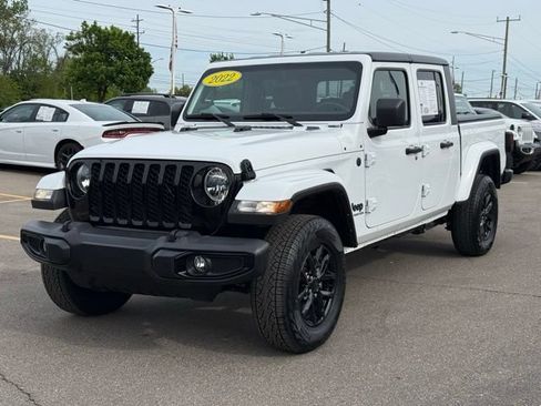 Used 2022 Jeep Gladiator Sport AWD/4WD image 2