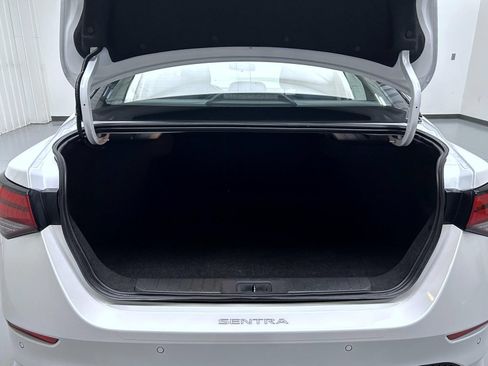 Certified 2023 Nissan Sentra SR w/ Midnight Edition Package FWD image 21