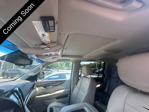 Used 2015 Cadillac Escalade ESV Premium RWD image 17