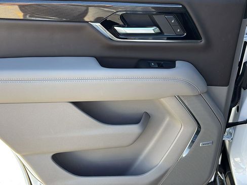 New 2026 GMC Yukon Elevation image 16