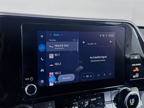 Used 2025 Toyota Highlander XLE image 21