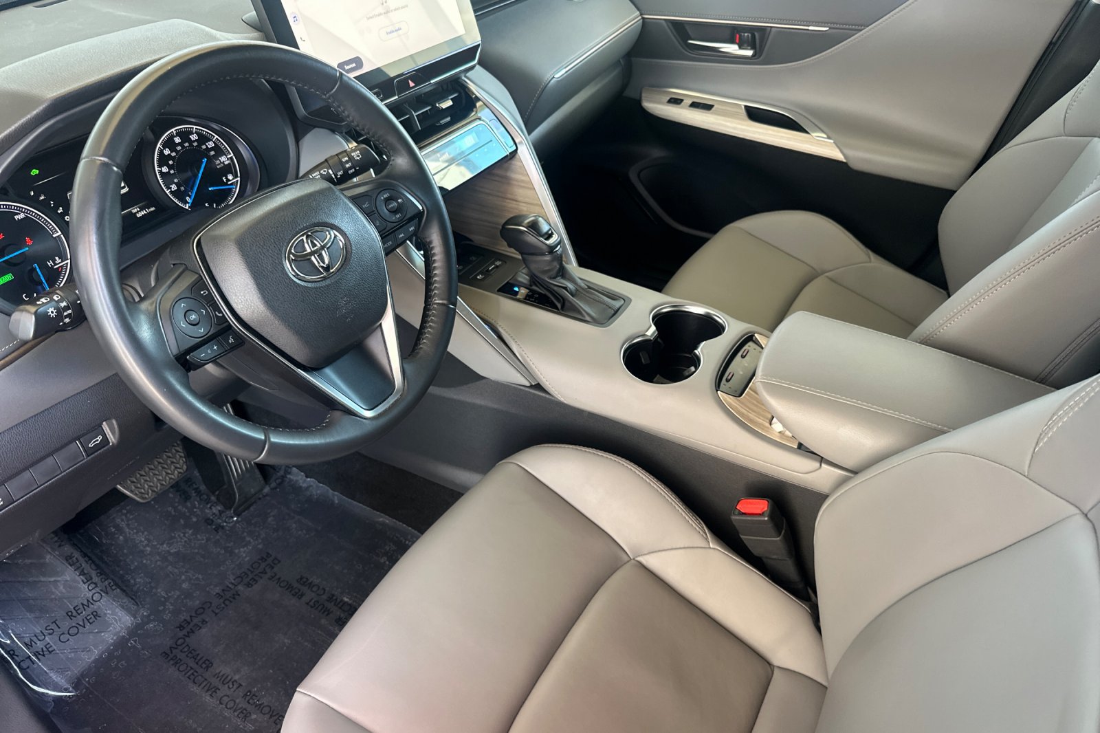 Certified 2024 Toyota Venza XLE AWD/4WD image 12