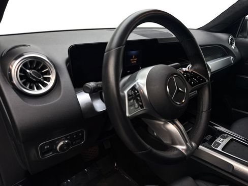 Used 2025 Mercedes-Benz GLB 250 4MATIC image 48